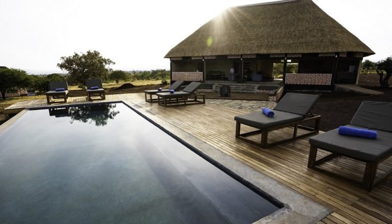 swimming-pool-mandhari-lodge-tanzania-yellow-zebra-safaris