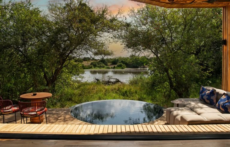 tanzania-grumeti-serengeti-river-lodge-room-suite-plunge-pool-with-river-view1-1200x767